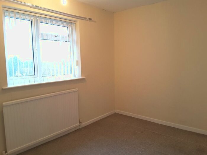3 Bedroom Semi-Detached House To Rent In Castle View, Edlington, Doncaster, DN12