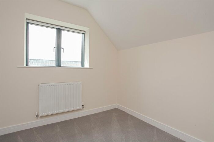 3 Bedroom Semi Detached House To Rent In , Aster Close, Didcot, OX11