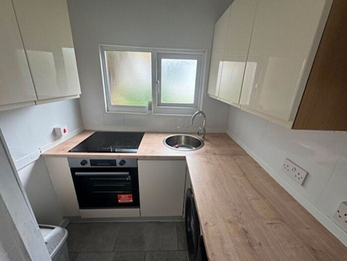 1 Bedroom Apartment To Rent In Albany Road, Cardiff, CF24