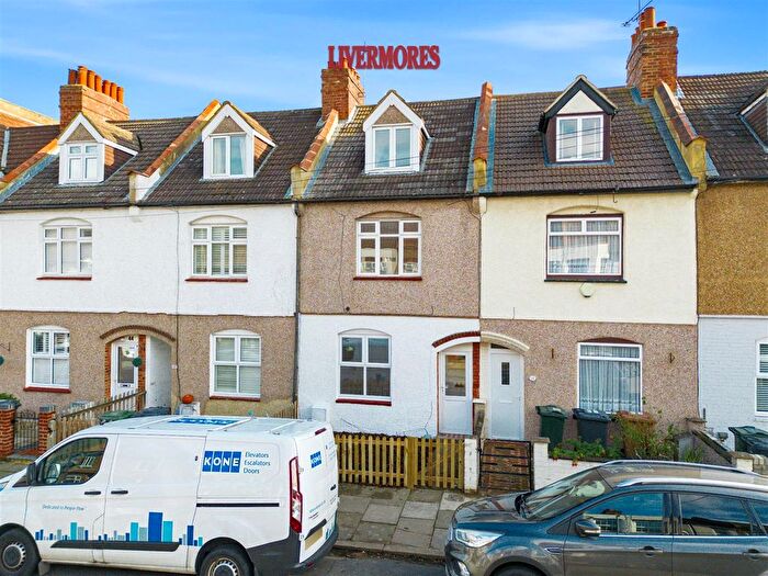 3 Bedroom Terraced House For Sale In Baldwyns Road, Bexley, DA5