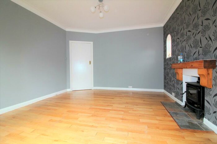 4 Bedroom Semi-Detached House To Rent In Baker Street, Enfield Town, EN1