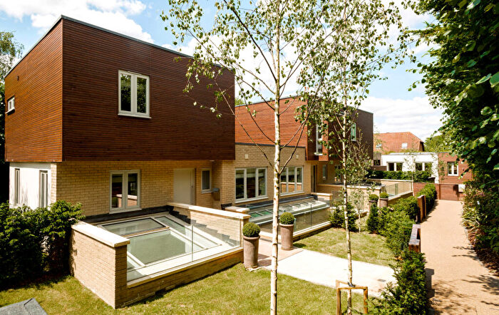 5 Bedroom House To Rent In Pembroke Gardens, East Sheen, SW14