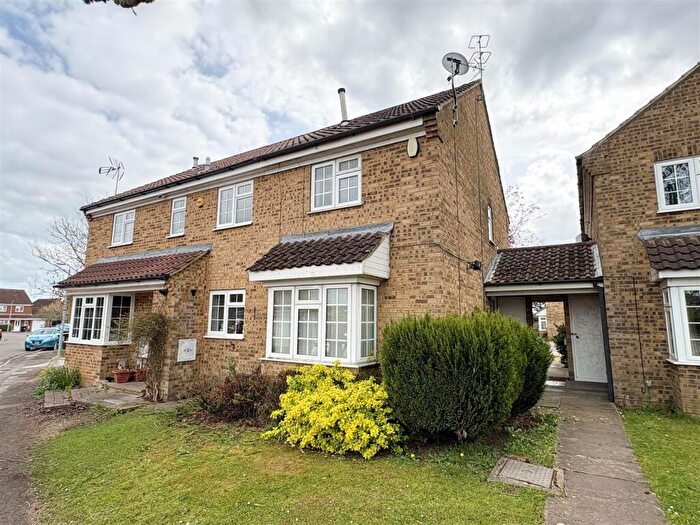 2 Bedroom House To Rent In Lochy Drive, Leighton Buzzard, LU7