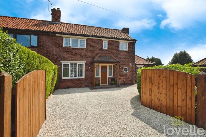 3 Bedroom Semi-Detached House For Sale In Littleborough Lane, Marton, DN21