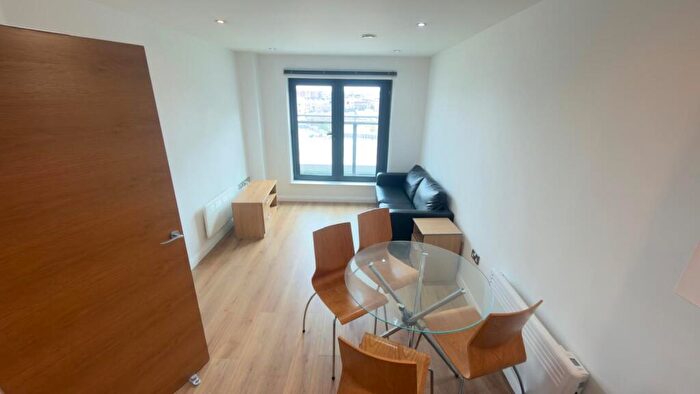 1 Bedroom Apartment To Rent In Brewary Wharf, LS10