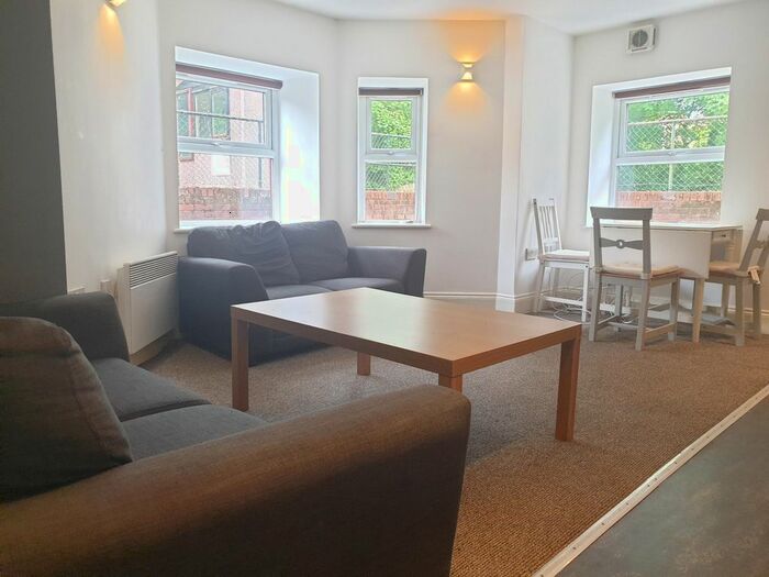 3 Bedroom Flat To Rent In Heaton Road, Withington, Manchester, M20