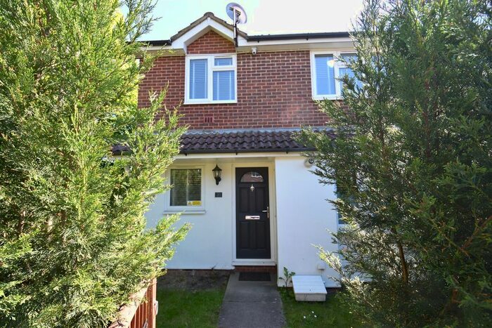 2 Bedroom Property To Rent In Staffords Place, Limes Avenue, Horley, RH6