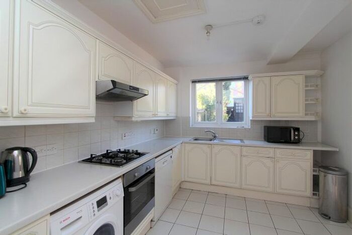 4 Bedroom Detached House To Rent In The Ridgeway, Acton, London, W3