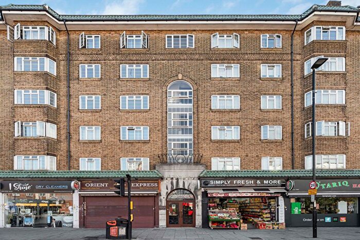 4 Bedroom Flat For Sale In Streatham High Road, London, SW16