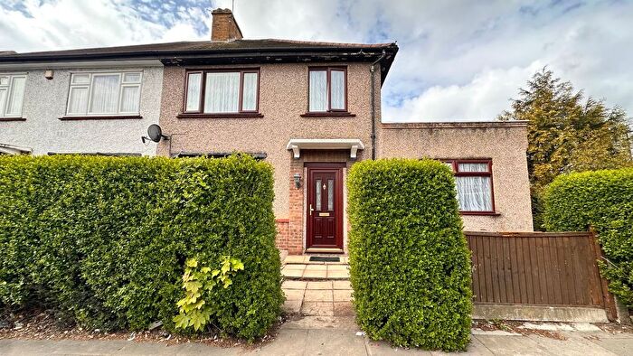 3 Bedroom Semi-Detached House For Sale In Harlington Road West, Feltham, TW14