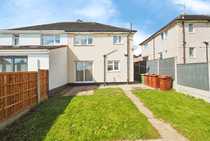 3 Bedroom Semi Detached House For Sale In Thistledown Road, Clifton, Nottingham, NG11