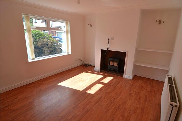 2 Bedroom Semi-Detached House For Sale In Glenwood Close, Little Sutton, Cheshire, CH66