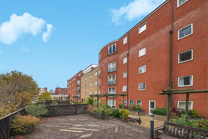 2 Bedroom Apartment For Sale In Caraway Heights, Poplar High Street, London, Greater London, E14