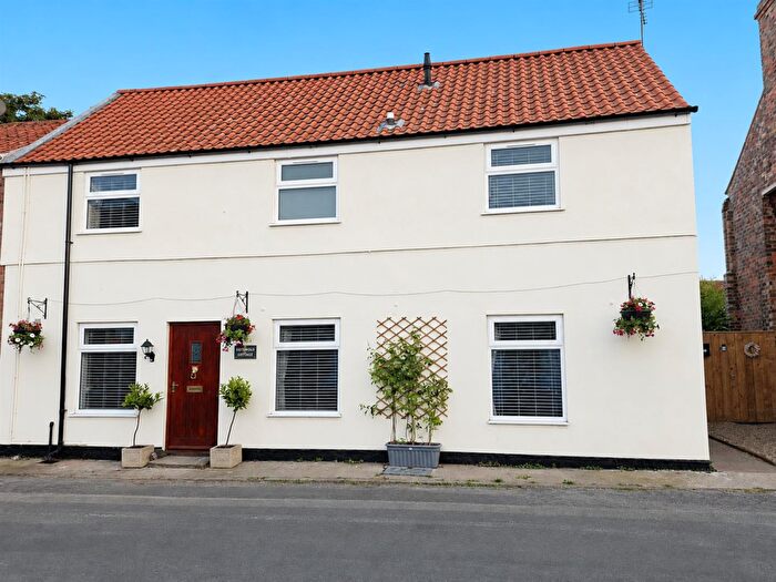 3 Bedroom Semi-Detached House For Sale In Back Westgate, Hornsea, HU18