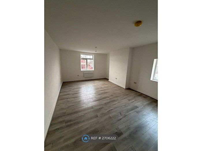 1 Bedroom Flat To Rent In High Street, Dudley, DY3