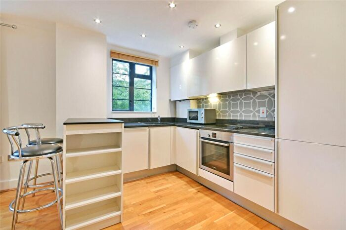 2 Bedroom Flat To Rent In Bartholomew Square, St Luke's, EC1V