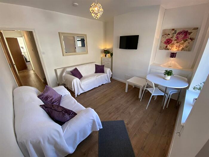 4 Bedroom Private Halls To Rent In Vine Street, Lancaster, LA1