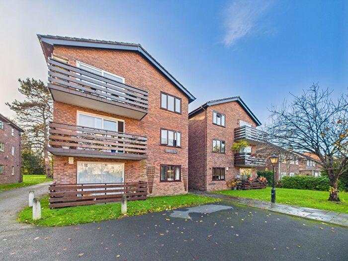 2 Bedroom Flat To Rent In Glenbyrne Lodge, Albemarle Road, Beckenham, Kent, BR3