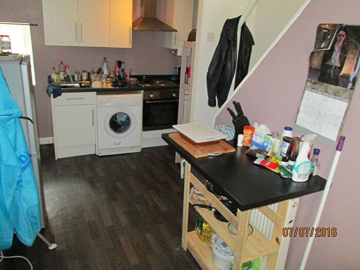 1 Bedroom End Of Terrace House To Rent In Wakefield Road, Waterloo, Huddersfield, HD5
