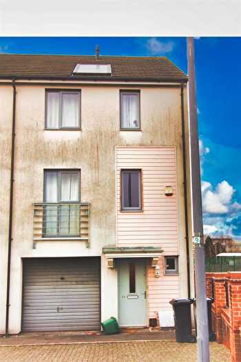 6 Bedroom Semi-Detached House To Rent In Home Leas Close, Stoke Gifford, Bristol, BS16