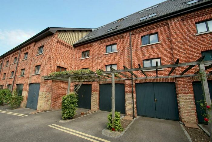 2 Bedroom Town House To Rent In Percival Court, Bishop'S Stortford, CM23