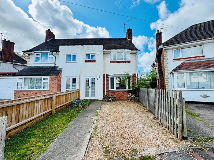 3 Bedroom Semi Detached House For Sale In Luddington Road, Peterborough, PE4