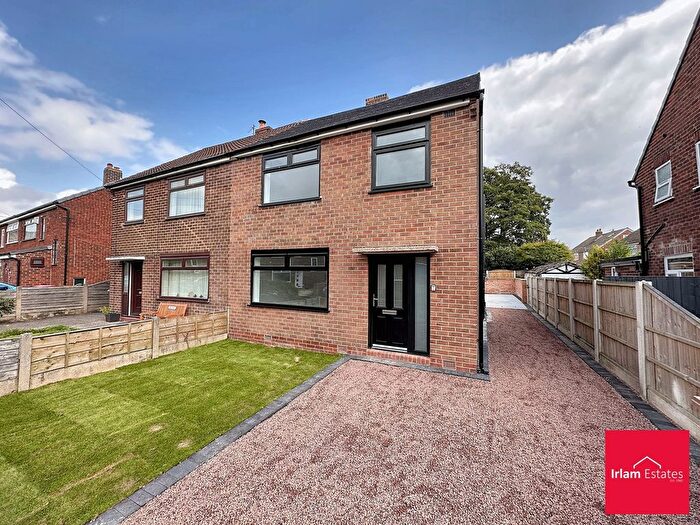 3 Bedroom Semi-Detached House For Sale In Queensway, Irlam, M44