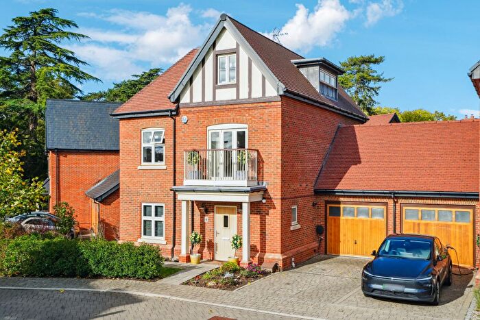 4 Bedroom Detached House For Sale In Taplow, Maidenhead, SL6