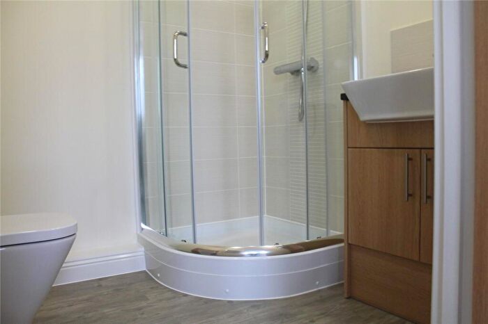 1 Bedroom Flat For Sale In Central Point, Feathers Lane, Basingstoke, Hampshire, RG21