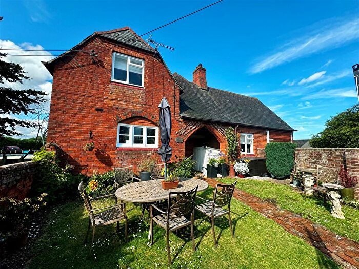 2 Bedroom Cottage To Rent In Paglesham Road, Paglesham, Rochford, SS4