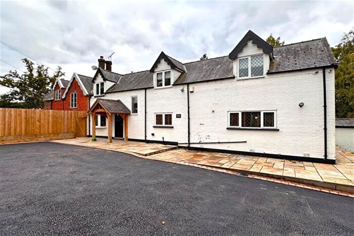 3 Bedroom Semi-Detached House To Rent In Holmes Chapel Road, Somerford, Congleton, CW12