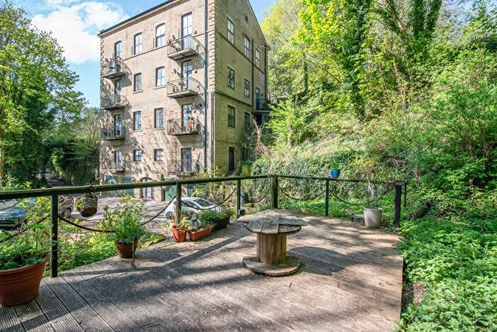 3 Bedroom Flat To Rent In Butler Lane, Baildon, Shipley, West Yorkshire, BD17