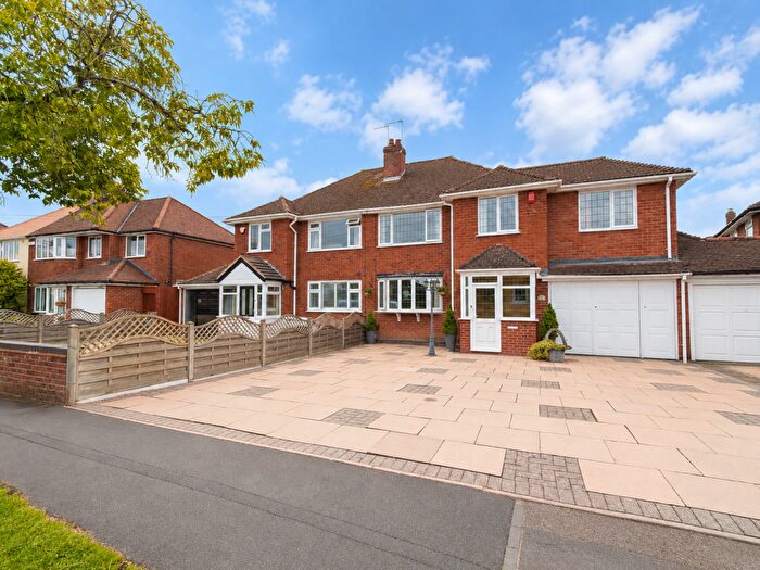 3 Bedroom Semi-Detached House For Sale In Antony Road, Shirley, B90