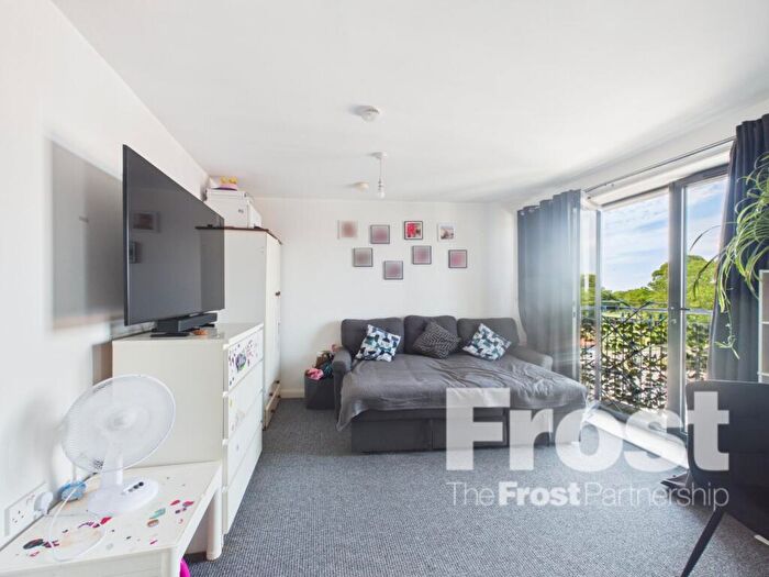 1 Bedroom Apartment To Rent In Willow Court, Meadfield Road, Langley, Berkshire, SL3