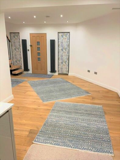 2 Bedroom Semi-Detached House To Rent In The Vale, Coulsdon, CR5