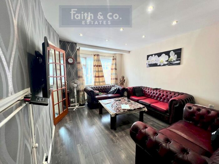 3 Bedroom Terraced House To Rent In Harrow Road, Feltham, TW14