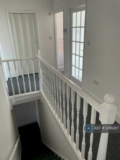 1 Bedroom Flat To Rent In Sherwood Park Avenue, Sidcup, DA15