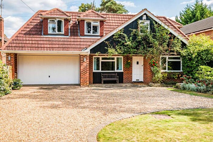 5 Bedroom Detached House For Sale In Pine Drive, Finchampstead, Berkshire, RG40