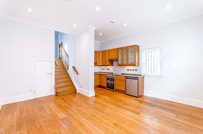 1 Bedroom Flat To Rent In Browning Street, Elephant And Castle, London, SE17