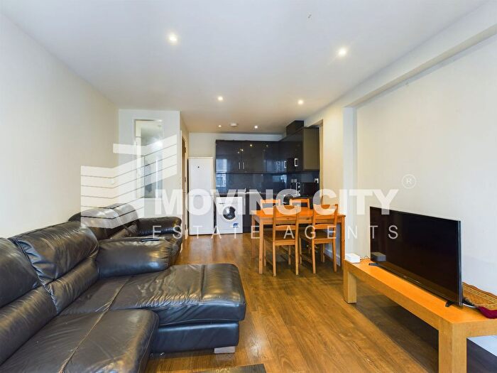3 Bedroom Flat To Rent In Umberston Street, Suntash Apartments, E1