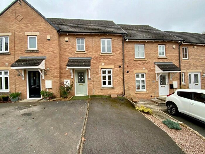 3 Bedroom Mews To Rent In Ravens Close, Simmondley, SK13