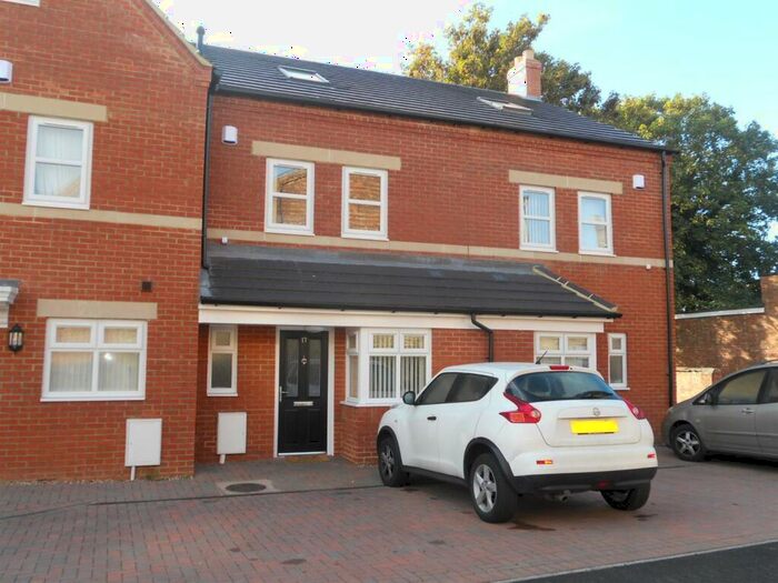 4 Bedroom End Of Terrace House To Rent In Chequers Lane Wellingborough, NN8