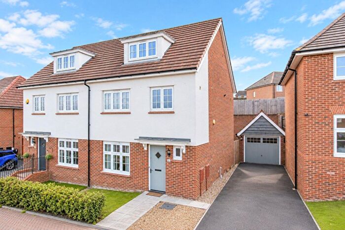 4 Bedroom Semi-Detached House For Sale In Easby Way, Wakefield, WF1
