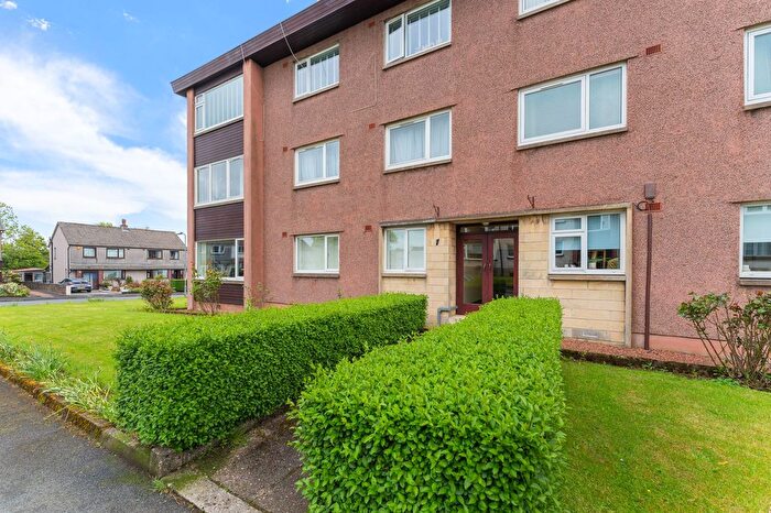 2 Bedroom Flat For Sale In Mackenzie Drive, Kilbarchan, PA10