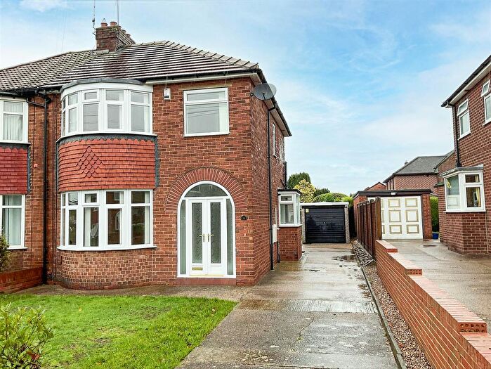 3 Bedroom Semi Detached House To Rent In Middlefield Road, Bessacarr, Doncaster, DN4
