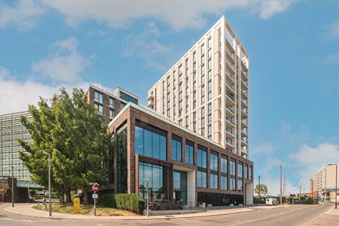 1 Bedroom Flat For Sale In Bollo Lane, Chiswick, W4