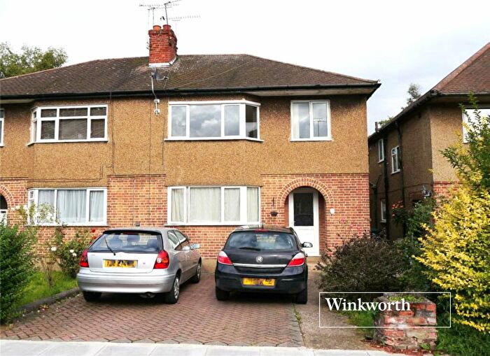 2 Bedroom Maisonette To Rent In Connaught Road, Barnet, EN5