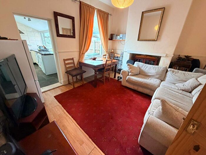 3 Bedroom End Of Terrace House To Rent In Broomfield Terrace, Leeds, West Yorkshire, LS6