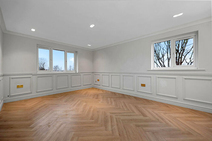 2 Bedroom Flat For Sale In Gandhi Close, E17