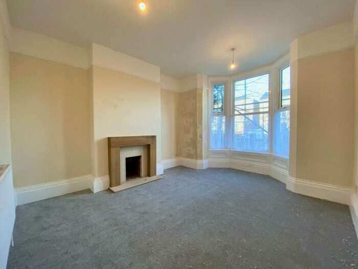 2 Bedroom Flat To Rent In Bath Street, Southport, Merseyside., PR9